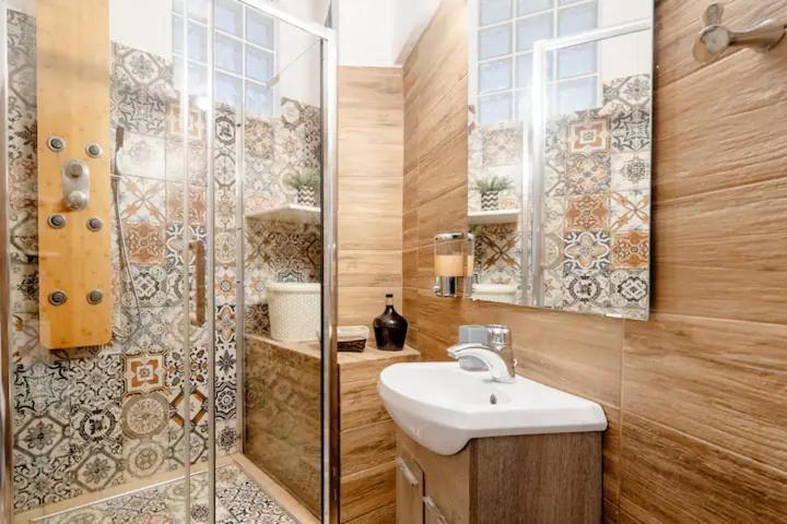 Brand New Modern Lux Apartment Close To Historical Center! Атина Екстериор снимка
